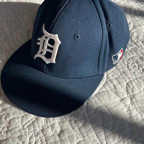 detroit hat - Picture 2 of 4
